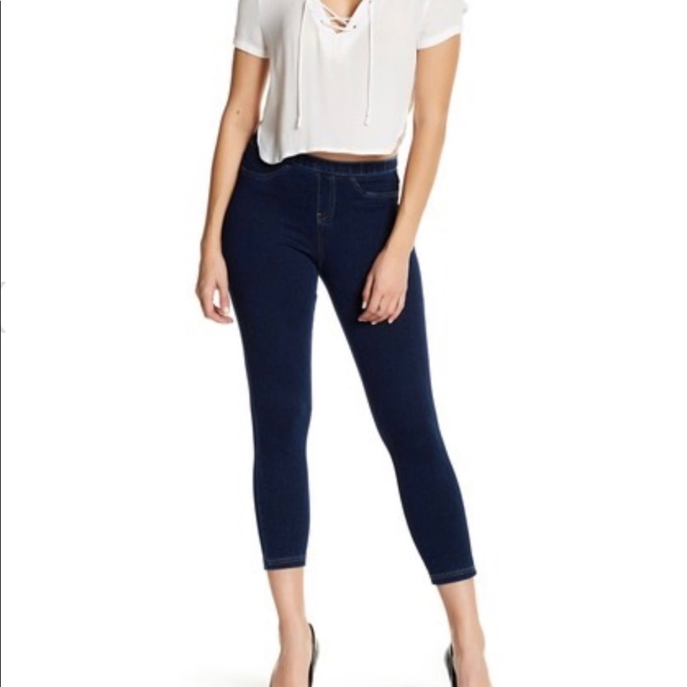 CLEARANCE 🌈Hue Denim pull up jean jeggings
